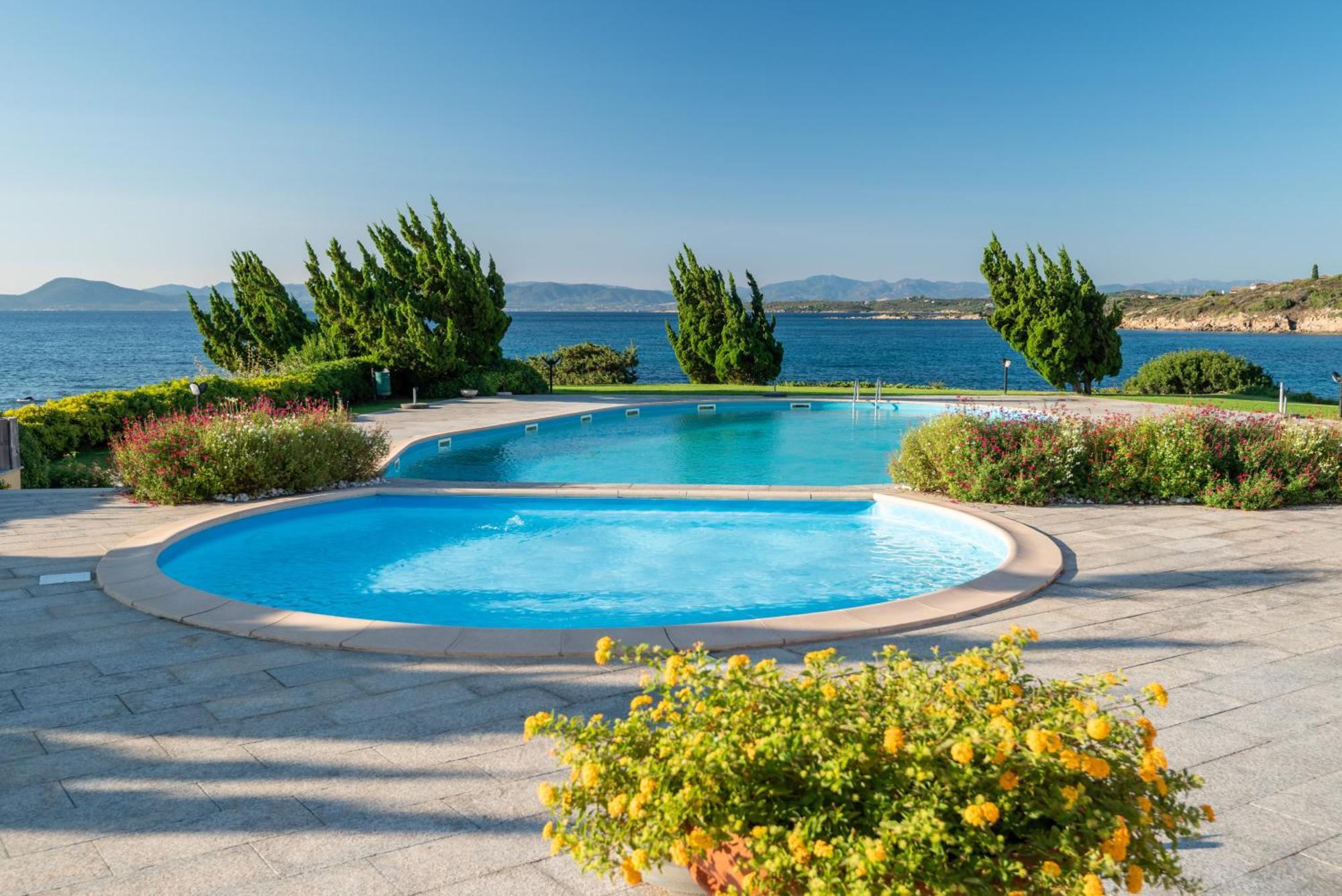S'Abba Seafront Apartments - Your House In Sardinia Golfo Aranci Bagian luar foto
