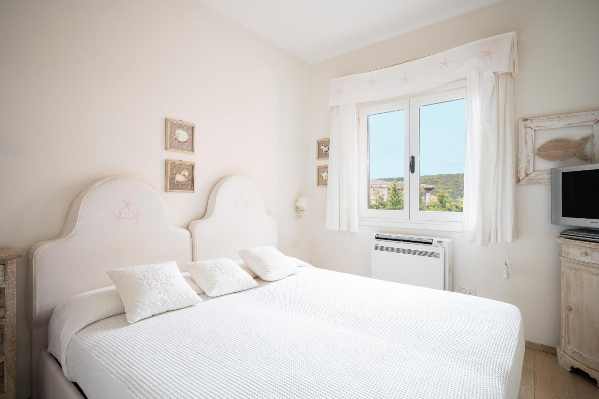 S'Abba Seafront Apartments - Your House In Sardinia Golfo Aranci Bagian luar foto