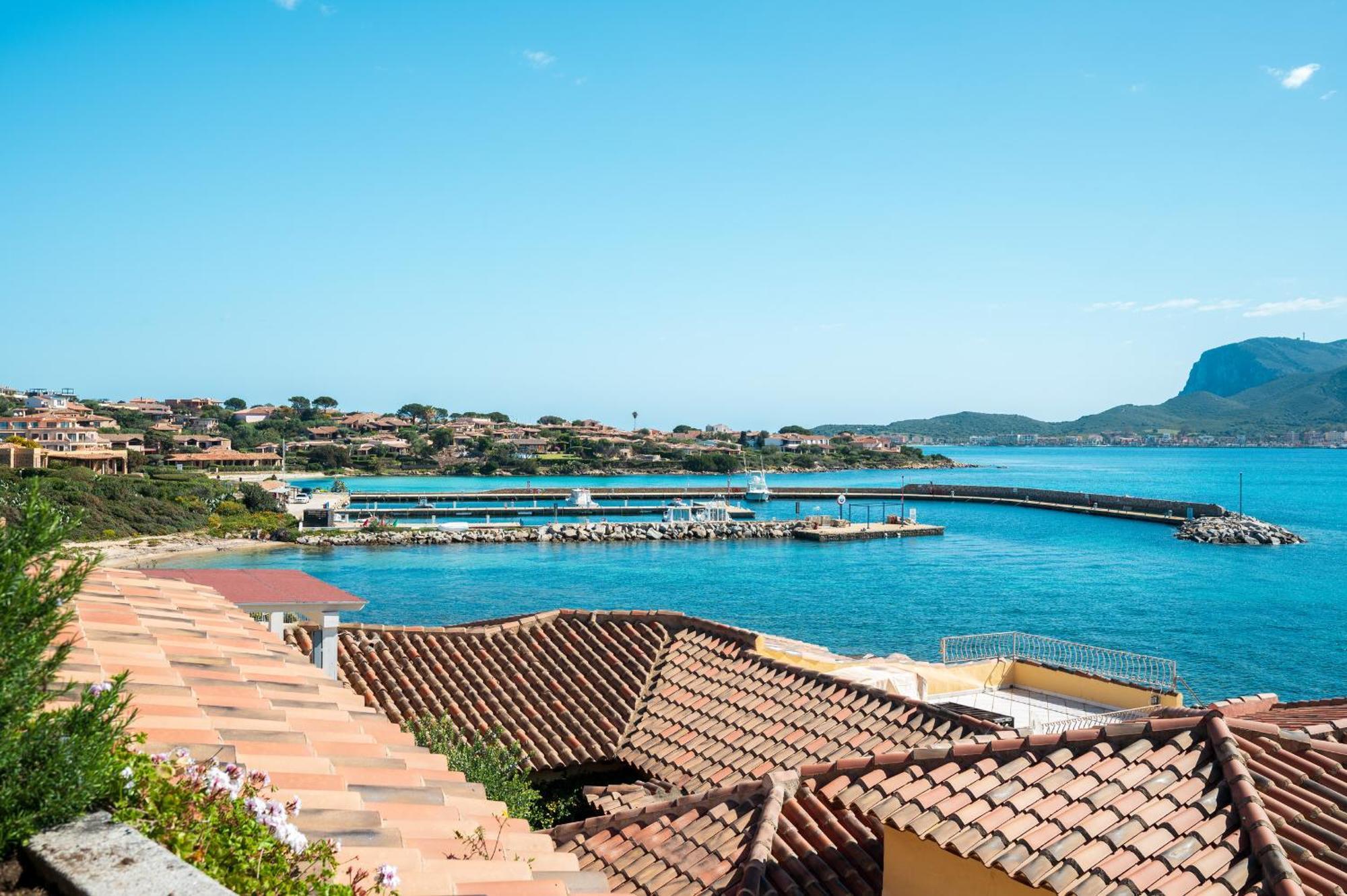 S'Abba Seafront Apartments - Your House In Sardinia Golfo Aranci Bagian luar foto
