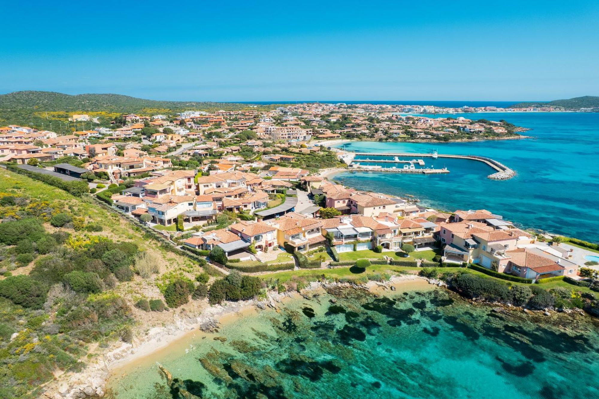 S'Abba Seafront Apartments - Your House In Sardinia Golfo Aranci Bagian luar foto