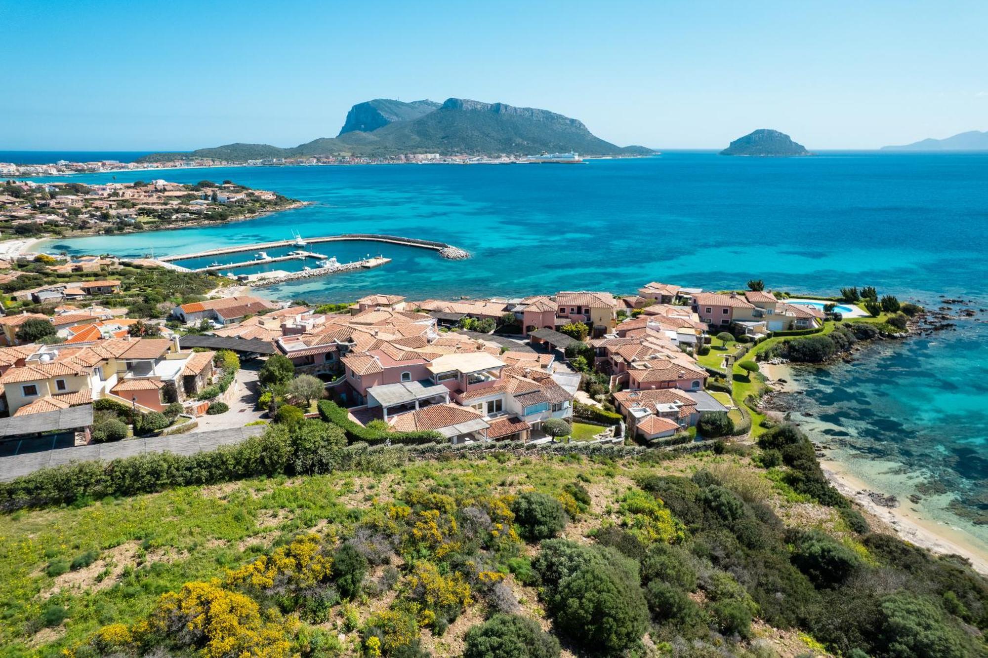 S'Abba Seafront Apartments - Your House In Sardinia Golfo Aranci Bagian luar foto