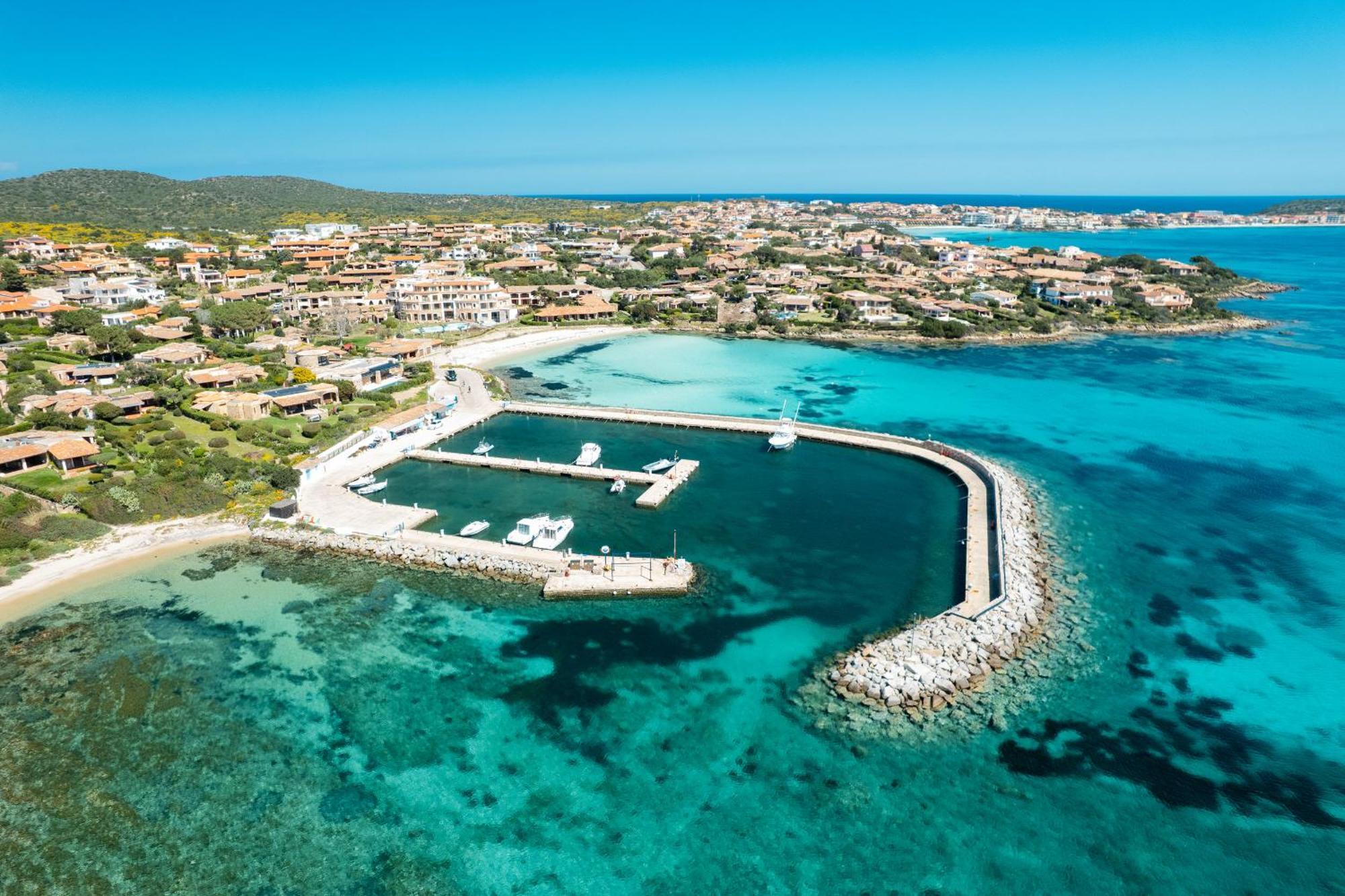 S'Abba Seafront Apartments - Your House In Sardinia Golfo Aranci Bagian luar foto